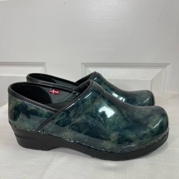 Sanita The Original Danish  blue and green patent clogs size 37 US 6 - Picture 2 of 11